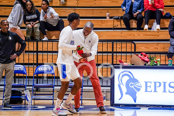 060_EPISCOPAL_BB_SENIORS-(BCC)